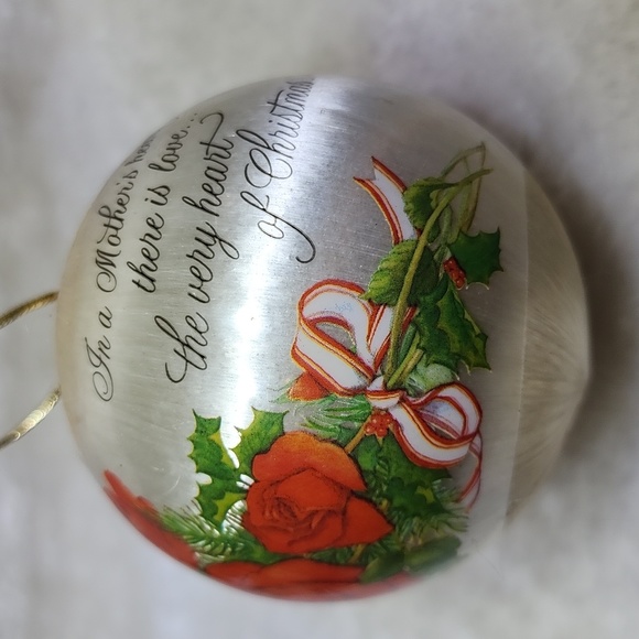 Vintage Hallmark Christmas Ornament 1981 - Picture 5 of 11